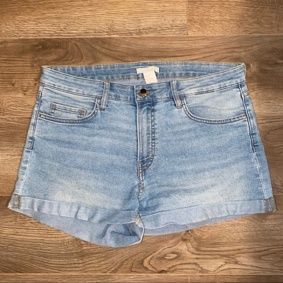 H&M high rise shorts, light denim blue, size 10 - Picture 2 of 4
